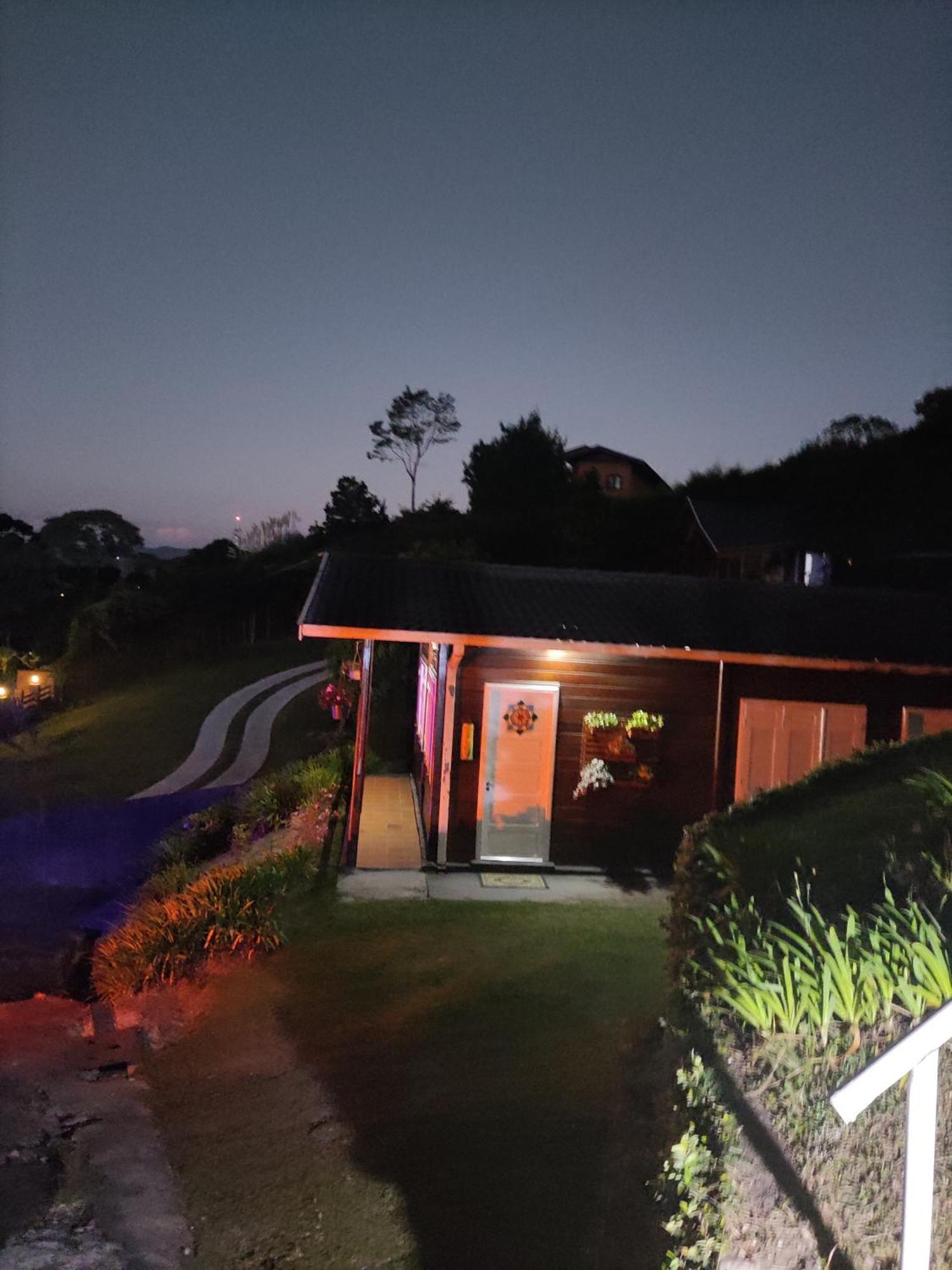 Chale Manaca House Villa - Campos do Jordao — Photos 1
